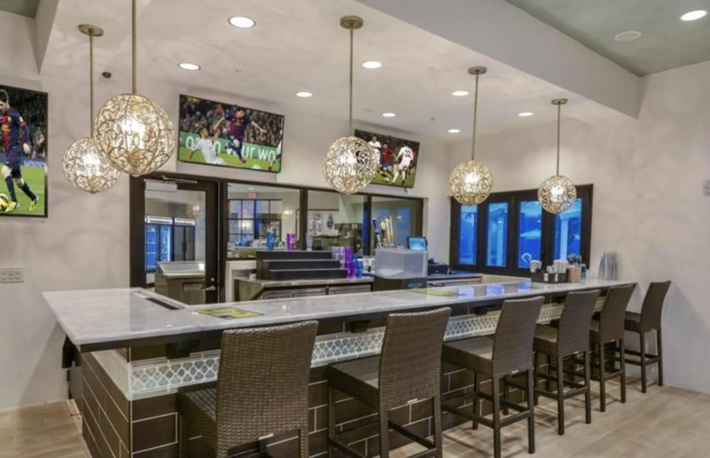 5 Bedrooms - 4,5 Bathrooms - Windsor At Westside 8928 Sa Orlando Exteriör bild